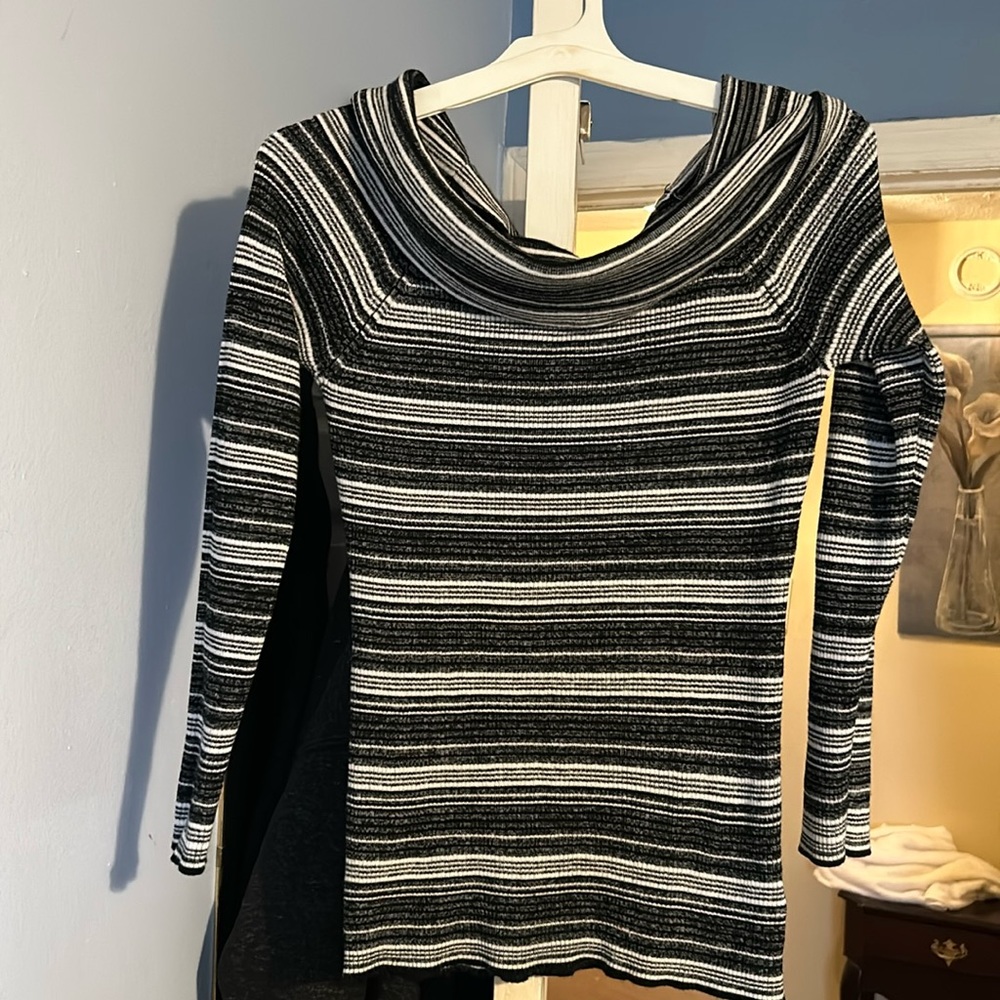 Candies long sleeve top.  Tags off but never worn.